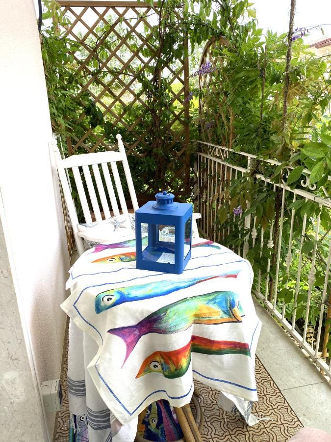 B&B Due Passi Dal Mare Cinquale Zewnętrze zdjęcie