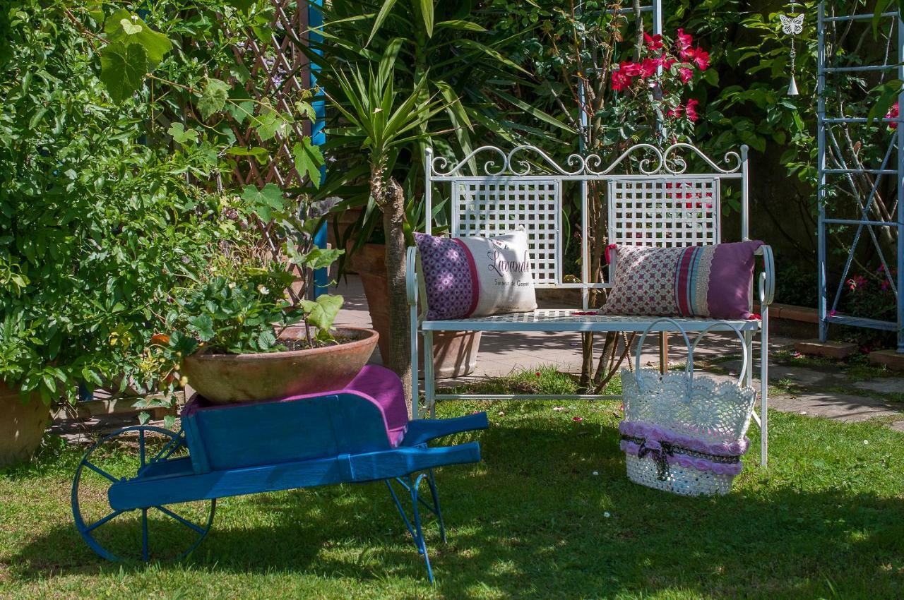 B&B Due Passi Dal Mare Cinquale Zewnętrze zdjęcie