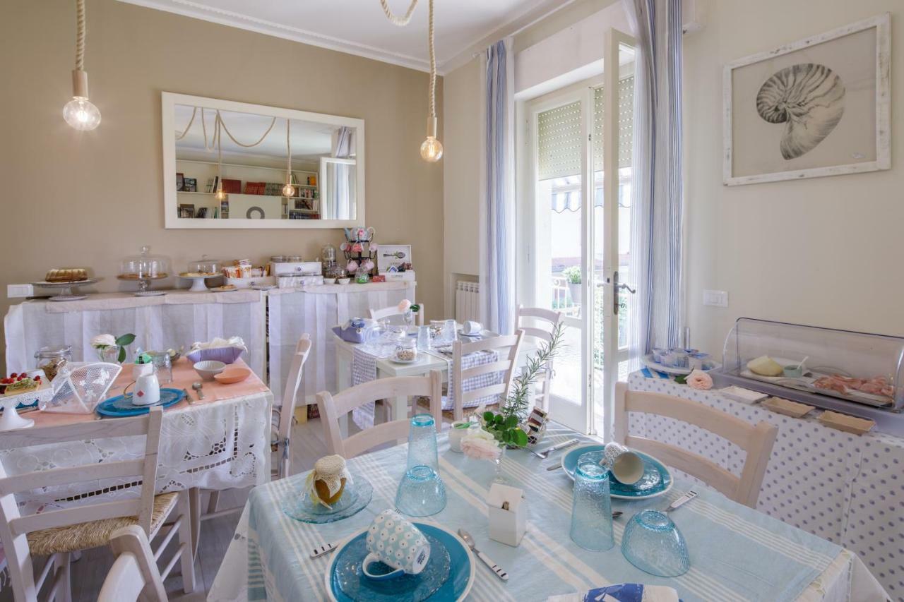 B&B Due Passi Dal Mare Cinquale Zewnętrze zdjęcie