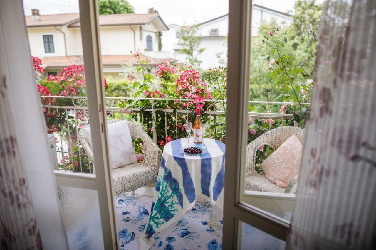 B&B Due Passi Dal Mare Cinquale Zewnętrze zdjęcie